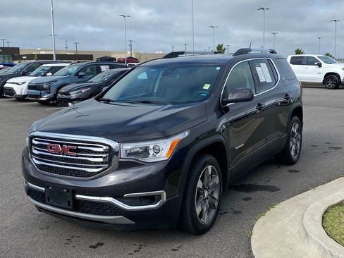 Used 2017 GMC Acadia SLT FWD image 3