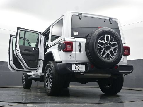 Used 2024 Jeep Wrangler Unlimited Sahara w/ Technology Group AWD/4WD image 63
