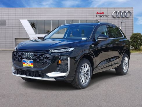 New 2026 Audi Q3 quattro 2.0T AWD/4WD image 1