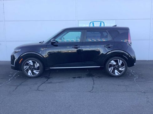 Used 2023 Kia Soul GT-Line FWD image 2