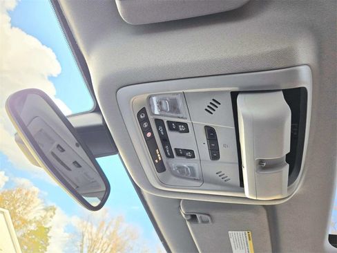 Used 2018 GMC Acadia SLT image 37