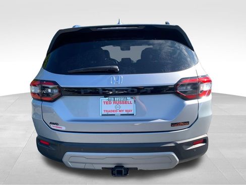 Used 2024 Honda Pilot TrailSport image 5