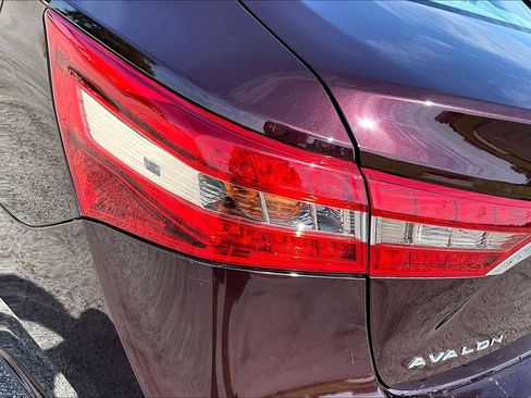 Used 2017 Toyota Avalon Limited w/ Carpet Mat Package FWD image 27