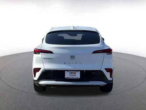 Used 2025 Buick Envista Sport Touring image 11