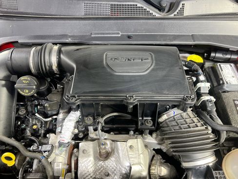 Used 2023 Jeep Compass Latitude image 27