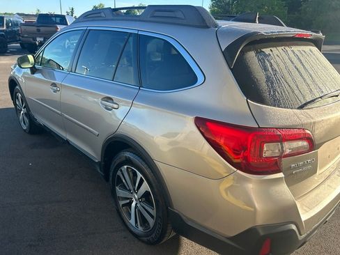 Used 2019 Subaru Outback 2.5i Premium AWD/4WD image 4