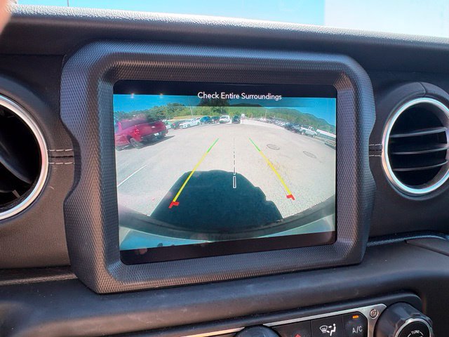 Used 2021 Jeep Wrangler Unlimited Sahara AWD/4WD image 5