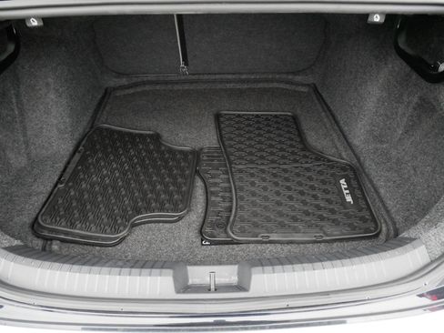 Certified 2024 Volkswagen Jetta SE w/ Panoramic Sunroof Package image 17