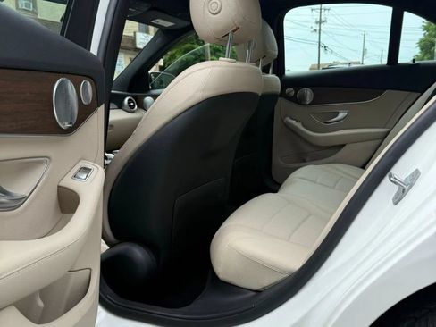 Used 2019 Mercedes-Benz C 300 4MATIC Sedan image 13