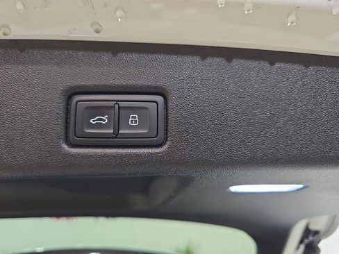 Used 2025 Audi Q5 Premium Plus w/ Premium Plus AWD/4WD image 14
