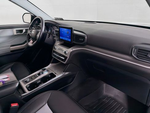 Used 2022 Ford Explorer XLT w/ Equipment Group 202A image 31