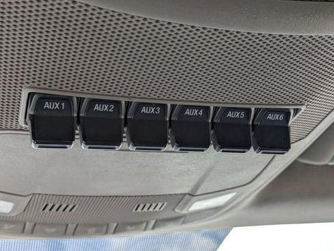 Used 2017 Ford F550 2WD Regular Cab Super Duty image 22