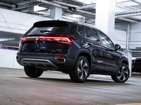 New 2026 Volkswagen Taos SE AWD/4WD image 6