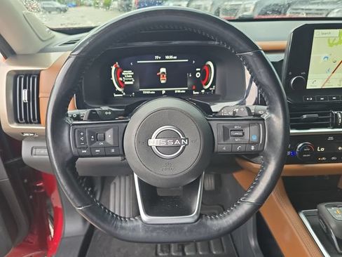 Certified 2022 Nissan Pathfinder Platinum w/ Lighting Package (N93) FWD image 31