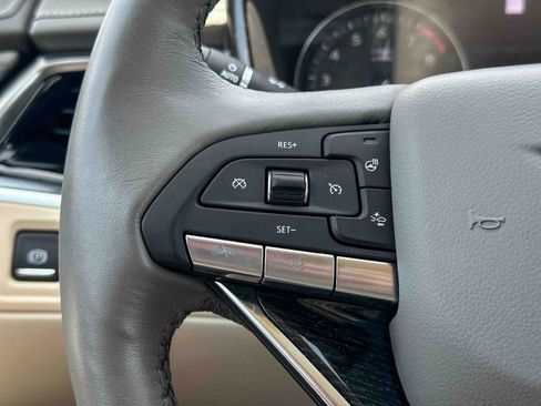 Used 2025 Cadillac XT6 Premium Luxury w/ Technology Package FWD image 30