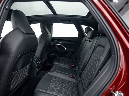 Certified 2025 Audi SQ5 Premium Plus w/ Premium Plus Package image 19