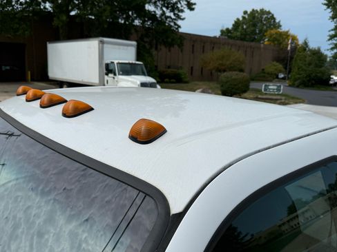 Used 2000 Ford F550 2WD Regular Cab Super Duty image 14