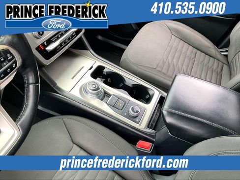 Used 2021 Ford Explorer XLT image 16