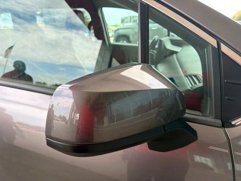 Used 2021 Toyota Sienna XLE FWD image 25