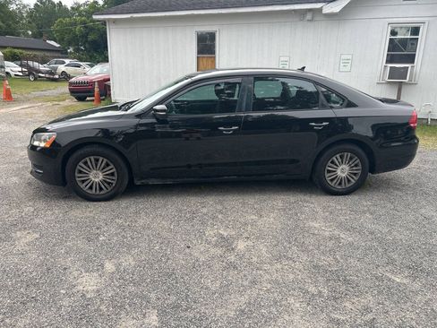 Used 2014 Volkswagen Passat 2.5 S FWD image 2