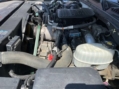 Used 2006 GMC Sierra 2500 SLE w/ Heavy-Duty Power Package image 56