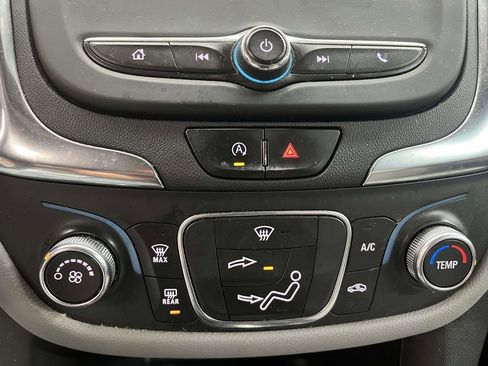 Used 2022 Chevrolet Equinox LS FWD image 24