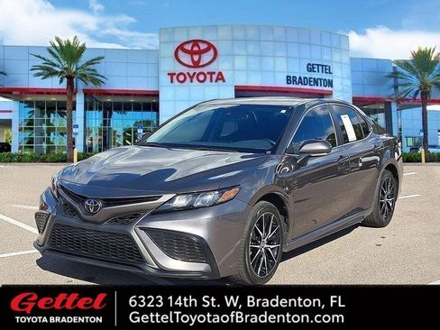 Certified 2024 Toyota Camry SE image 1