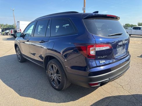 Used 2022 Honda Pilot Sport image 2