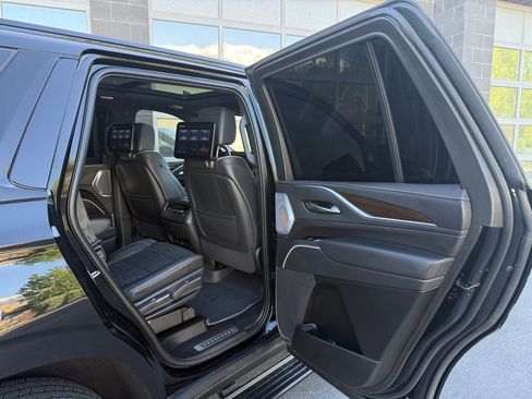 Used 2022 Cadillac Escalade Sport Platinum AWD/4WD image 39