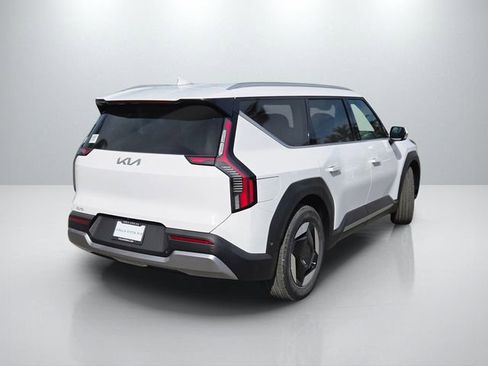 New 2026 Kia EV9 Wind image 5