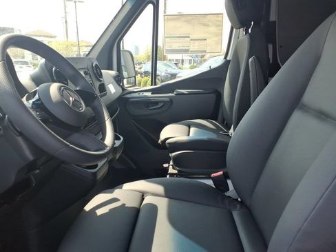 Used 2026 Mercedes-Benz Sprinter 2500 image 14