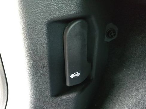 Used 2025 Nissan Rogue S FWD image 30