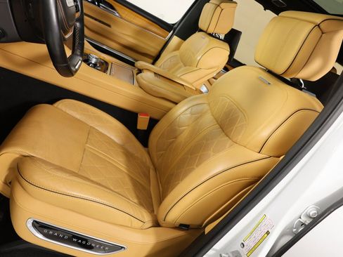 Used 2022 Jeep Grand Wagoneer Series III w/ Rear Seat Video Group 1 image 10