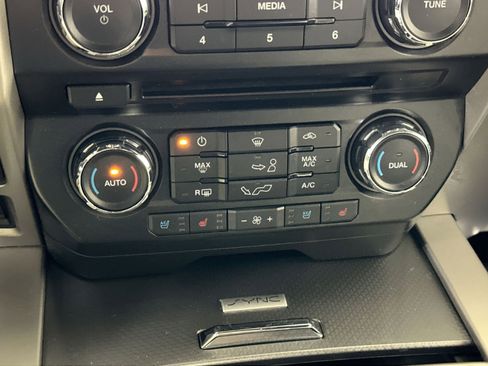 Used 2017 Ford F150 Lariat image 26