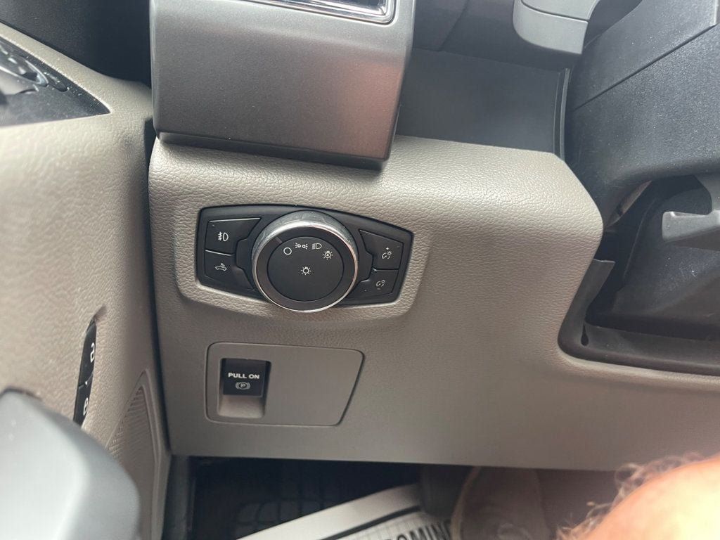 Used 2018 Ford F150 XLT RWD image 13