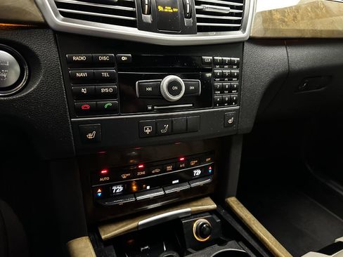 Used 2011 Mercedes-Benz E 350 4MATIC Sedan image 53