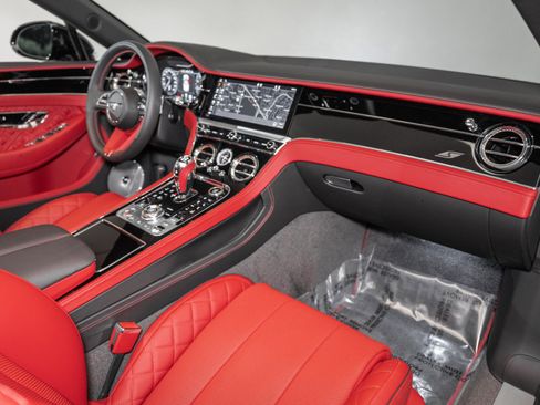 Used 2023 Bentley Continental GT V8 image 4
