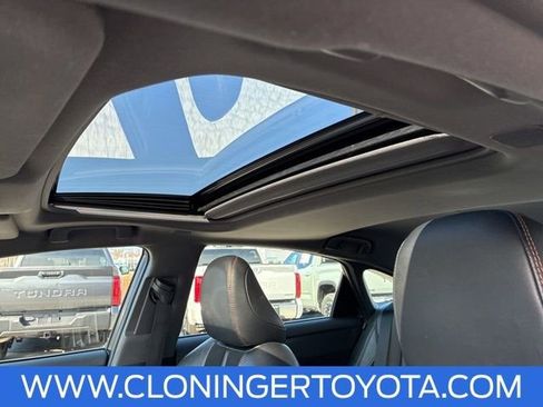 Used 2019 Toyota Avalon Touring image 12