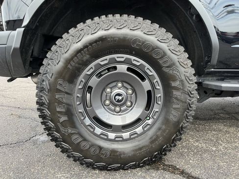 Used 2024 Ford Bronco Badlands image 34