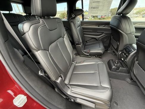 New 2025 Jeep Grand Cherokee L Limited image 13