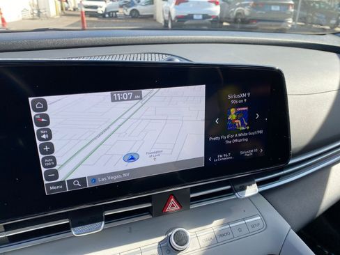 Used 2025 Hyundai Elantra Limited image 20