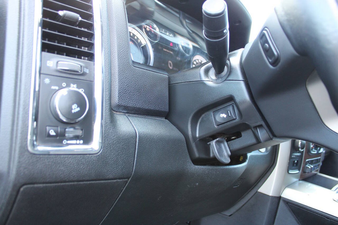 Used 2015 RAM 3500 Laramie w/ Black Appearance Group AWD/4WD image 24