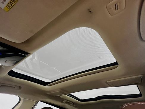 Used 2021 BMW 750i xDrive w/ Executive Package image 21