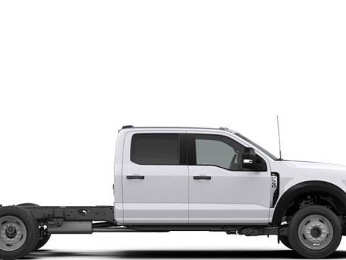 New 2026 Ford F550 4x4 Crew Cab image 6