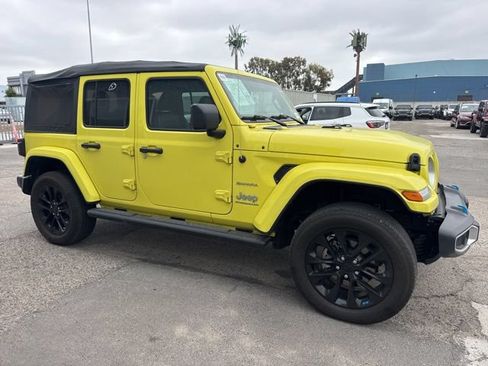 Used 2023 Jeep Wrangler Unlimited Sahara w/ Cold Weather Group AWD/4WD image 4