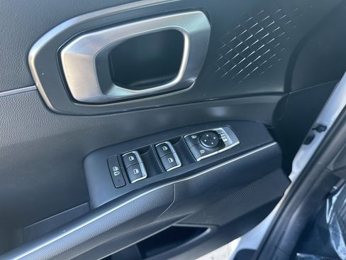 Used 2023 Kia Sorento EX image 30