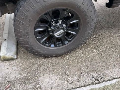Used 2021 Ford F250 Lariat w/ Tremor Off-Road Package AWD/4WD image 4