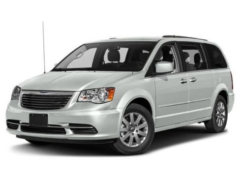 Used 2015 Chrysler Town & Country Touring FWD image 1