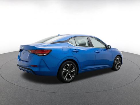 Used 2025 Nissan Sentra SV FWD image 11