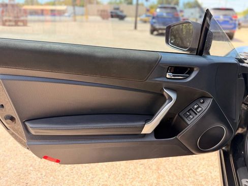 Used 2017 Toyota 86 RWD image 23